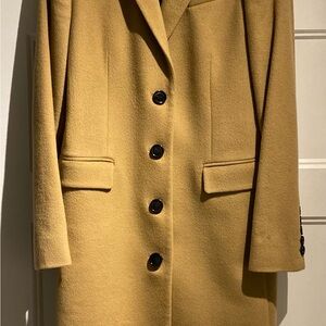 Classic Burberry wool and cachemire coat